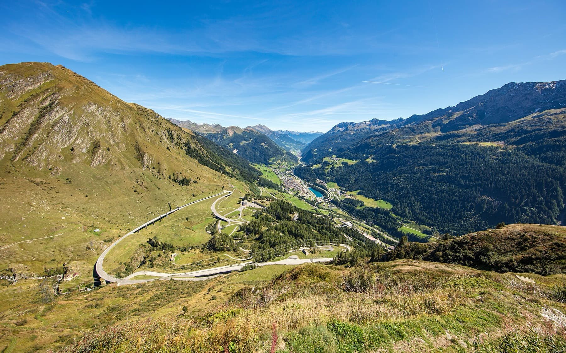 Autobahn durch die Alpen — Schweiz