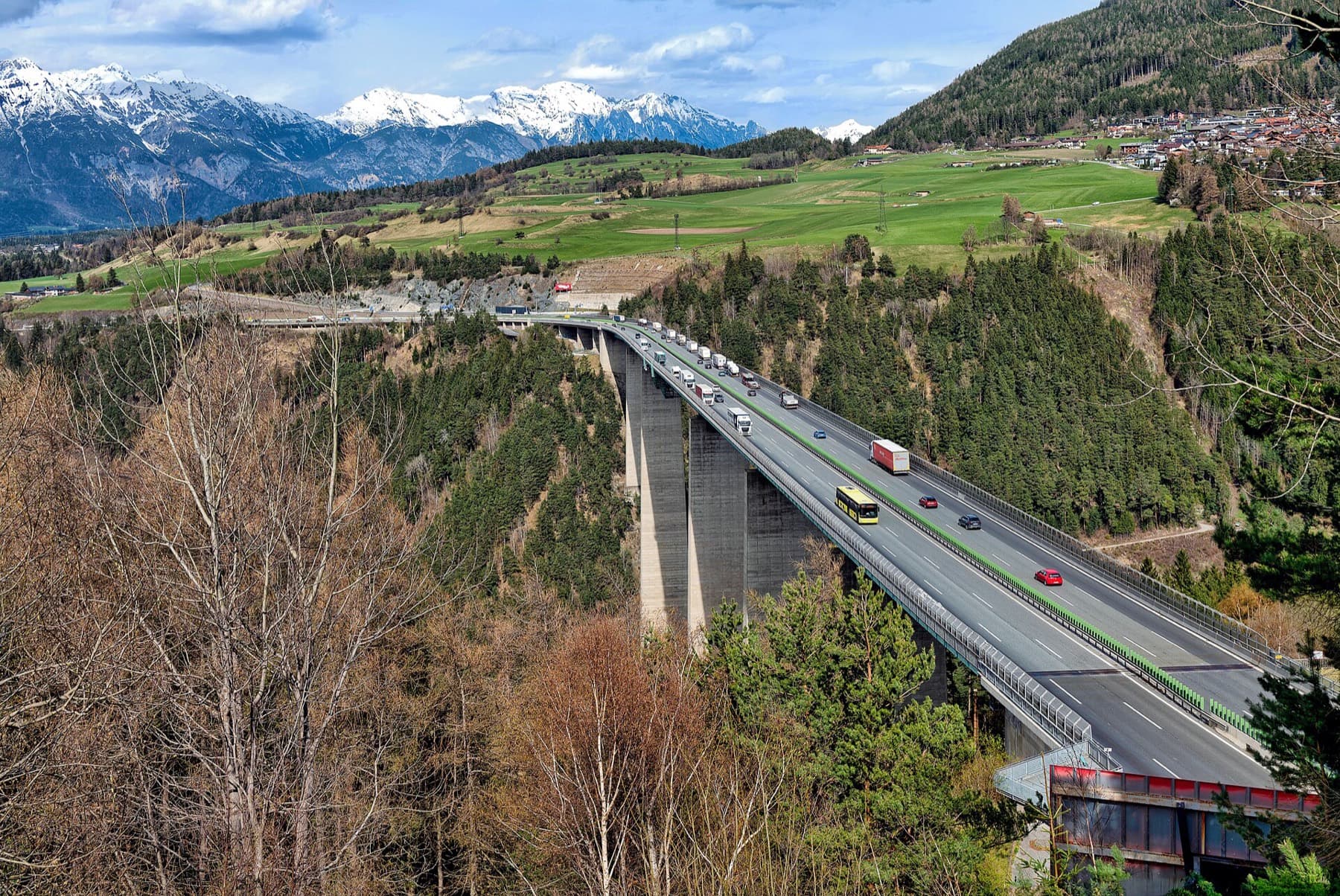 Autobahn durch die Alpen — Österreich